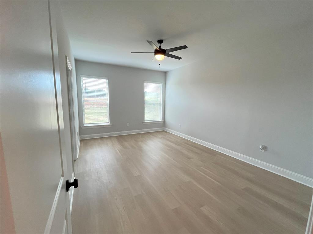636 Sandy Ridge Circle Property Photo 4
