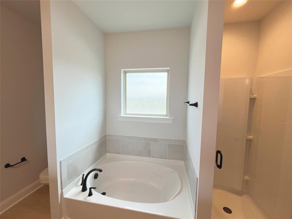 636 Sandy Ridge Circle Property Photo 6