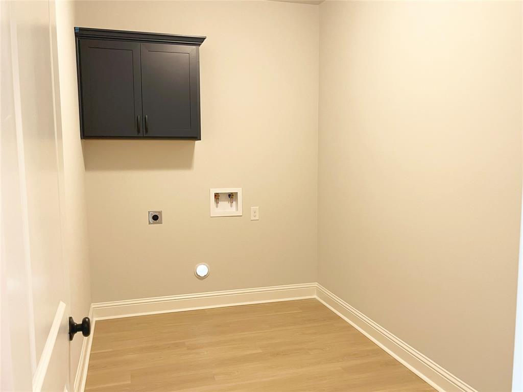 636 Sandy Ridge Circle Property Photo 8
