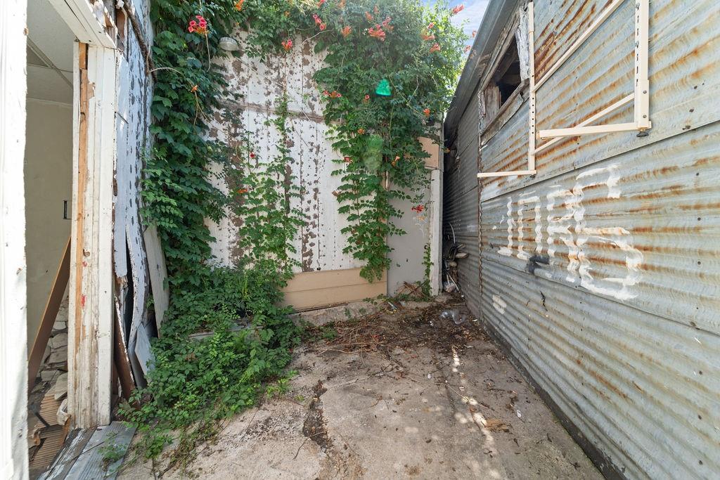 2600 E Belknap Street Property Photo 13