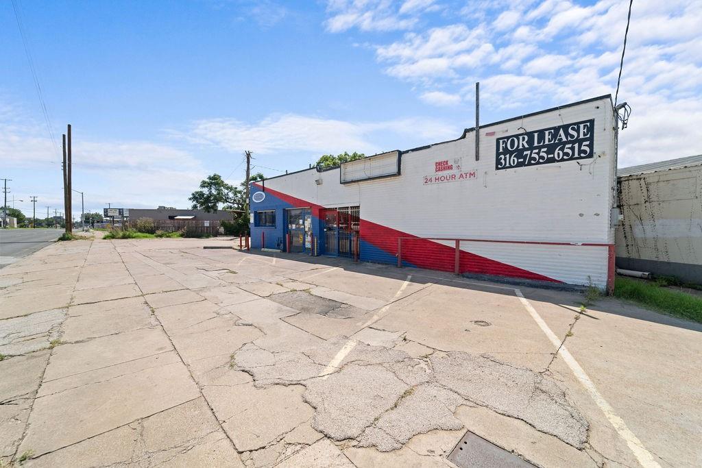 2600 E Belknap Street Property Photo 16