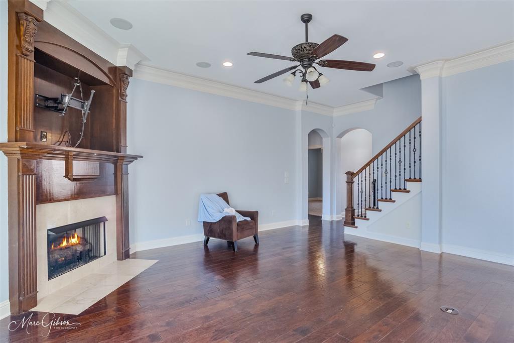 925 Royal Circle Property Photo 14