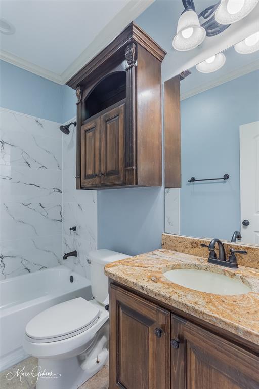 925 Royal Circle Property Photo 18