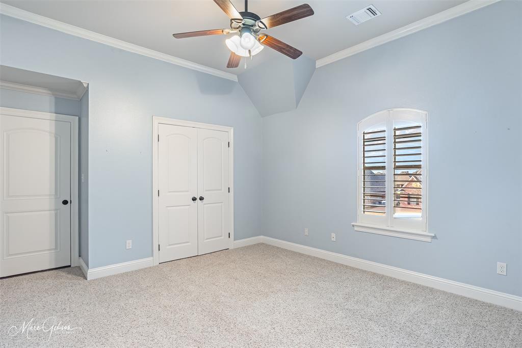 925 Royal Circle Property Photo 21