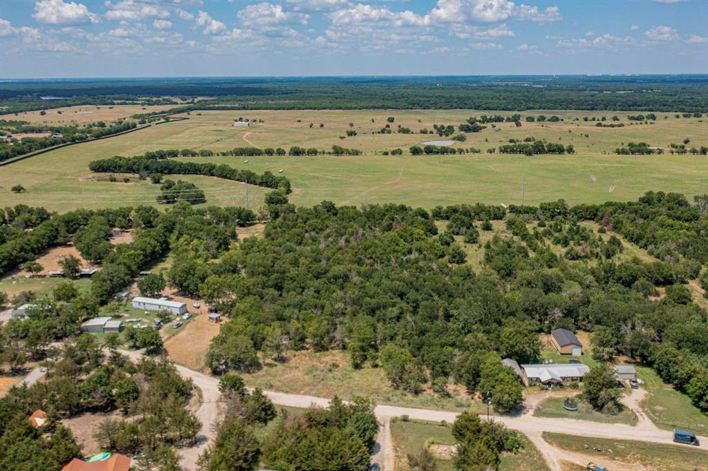 2956 Private Road 2282 Property Photo 1