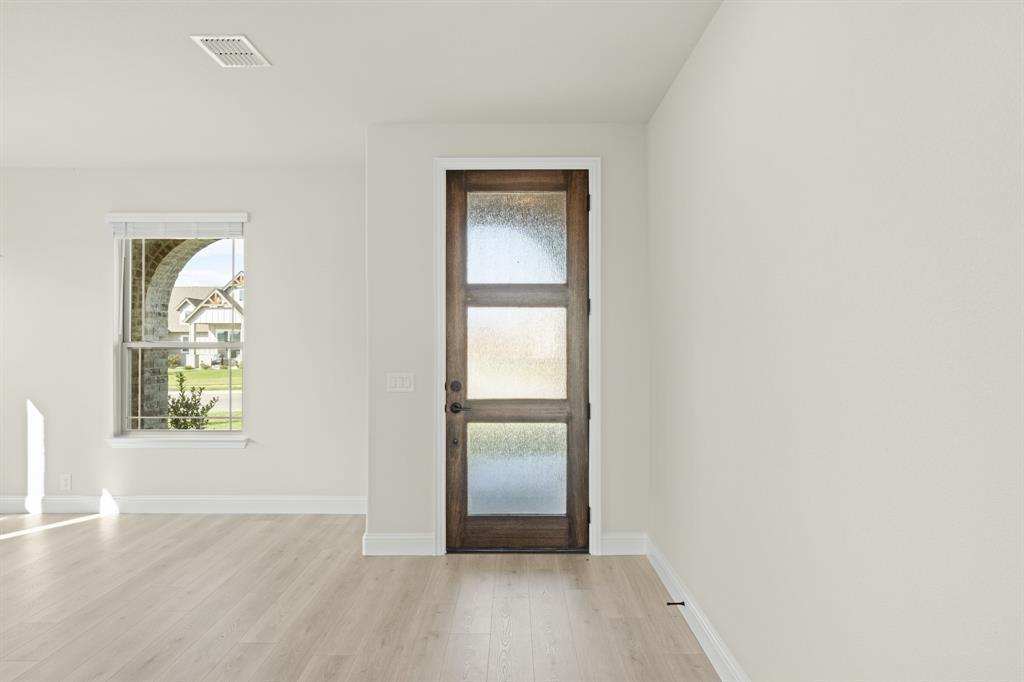 12736 Ruger Road Property Photo 5