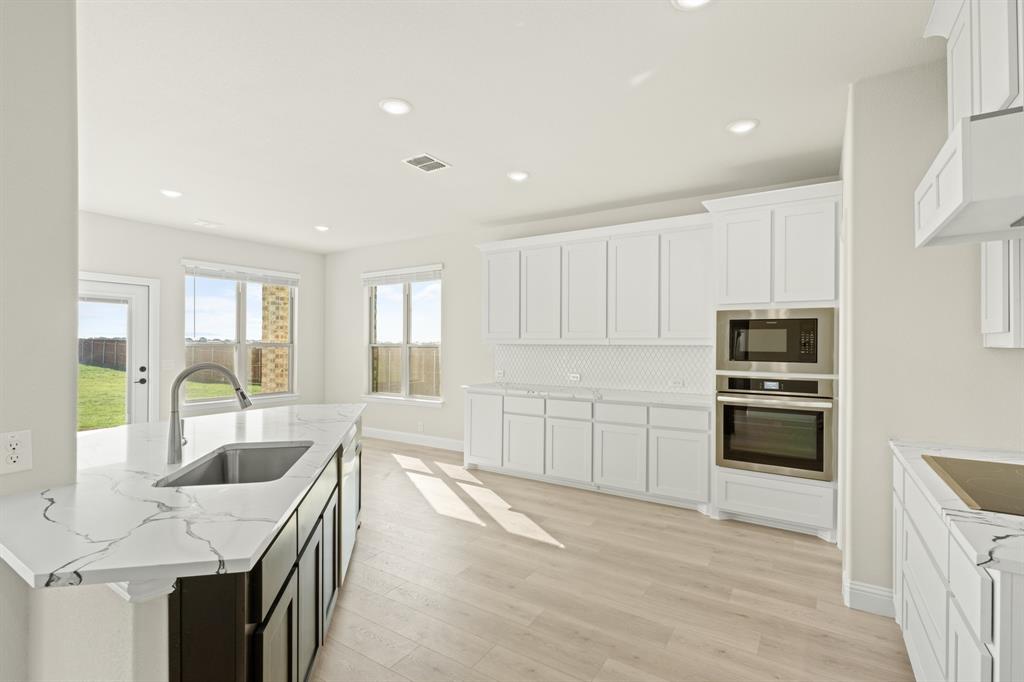 12736 Ruger Road Property Photo 8