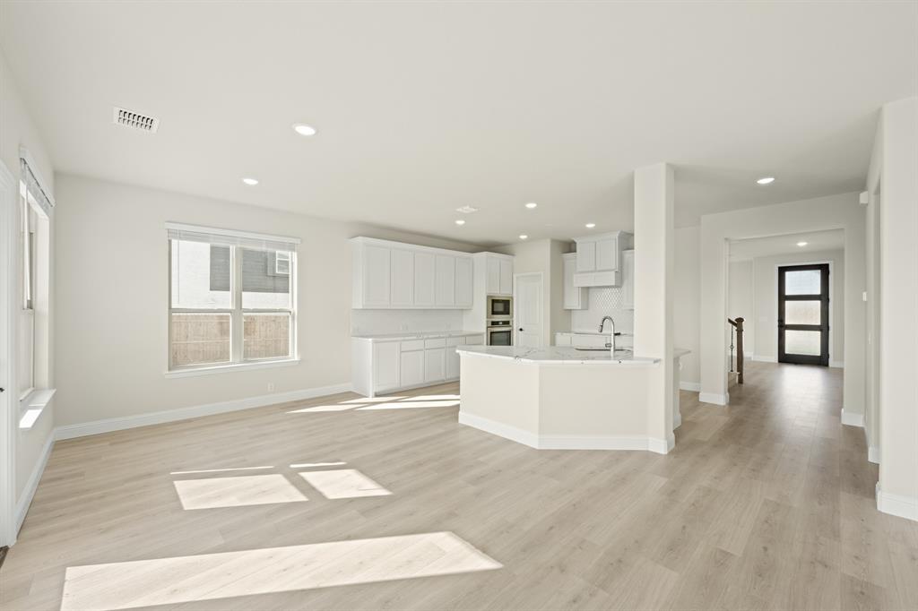 12736 Ruger Road Property Photo 14