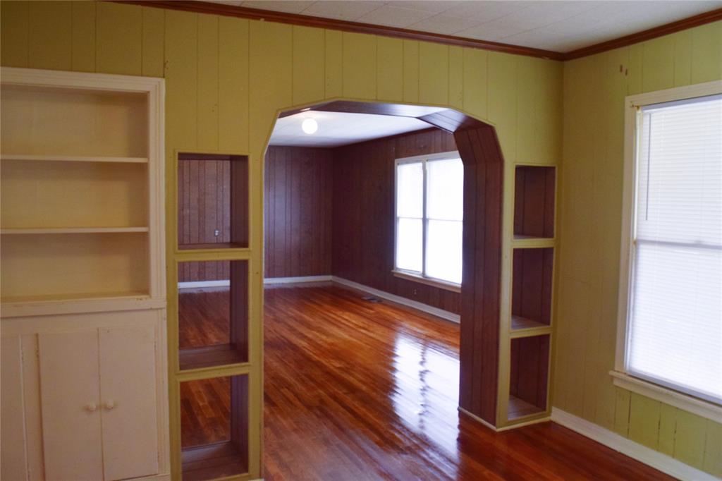108 W Clinton Avenue Property Photo 5
