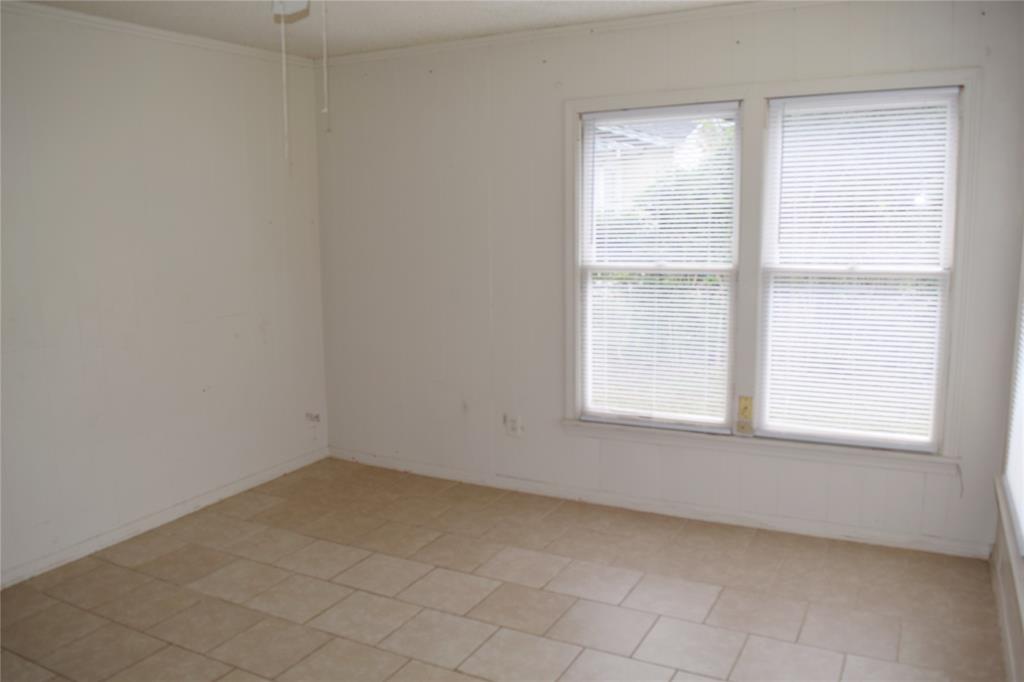 108 W Clinton Avenue Property Photo 7