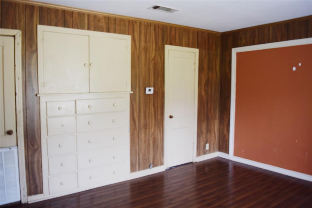 108 W Clinton Avenue Property Photo 8