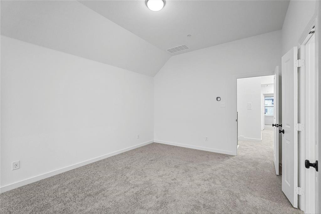 8108 Legacy Oak Drive Property Photo 17