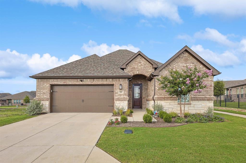 919 Alvero Place Property Photo 1