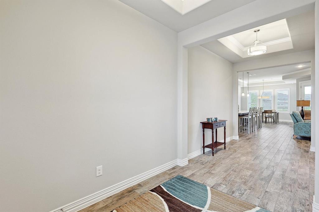 919 Alvero Place Property Photo 4