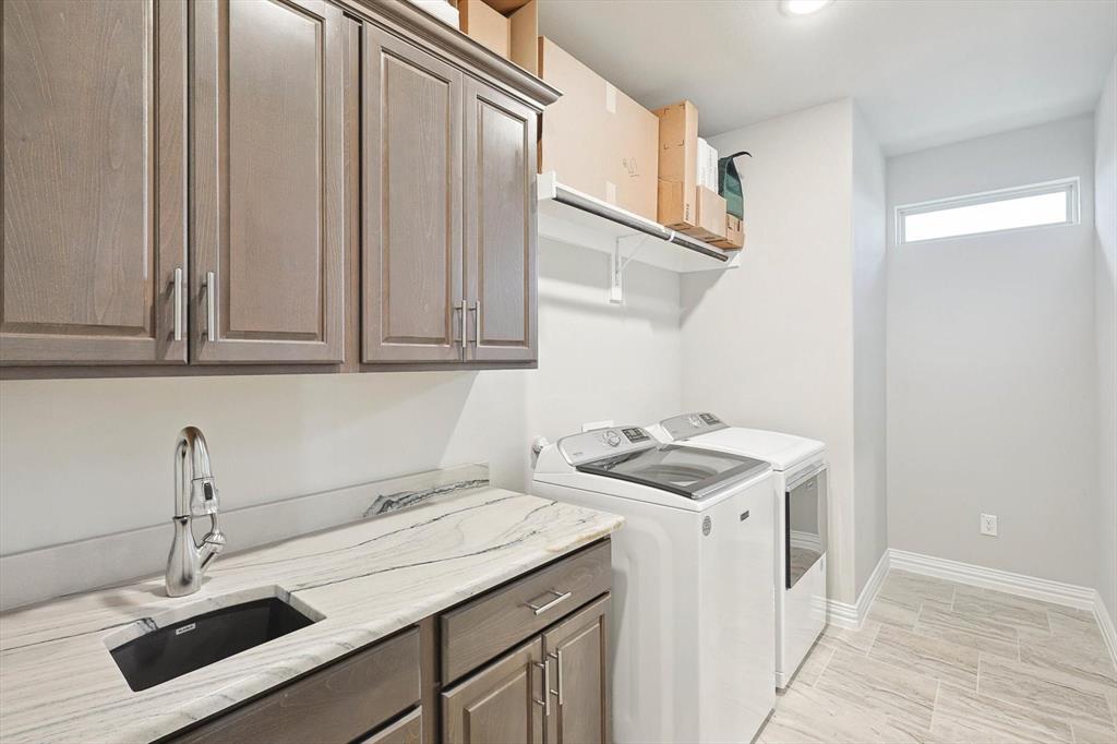 919 Alvero Place Property Photo 19