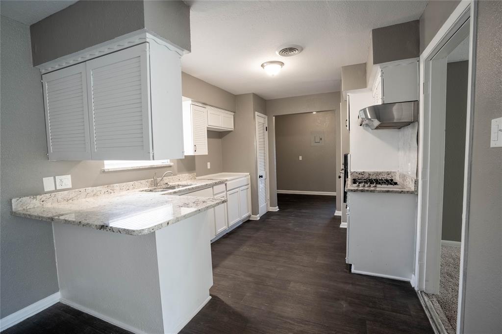 5712 Wentworth Street Property Photo 6