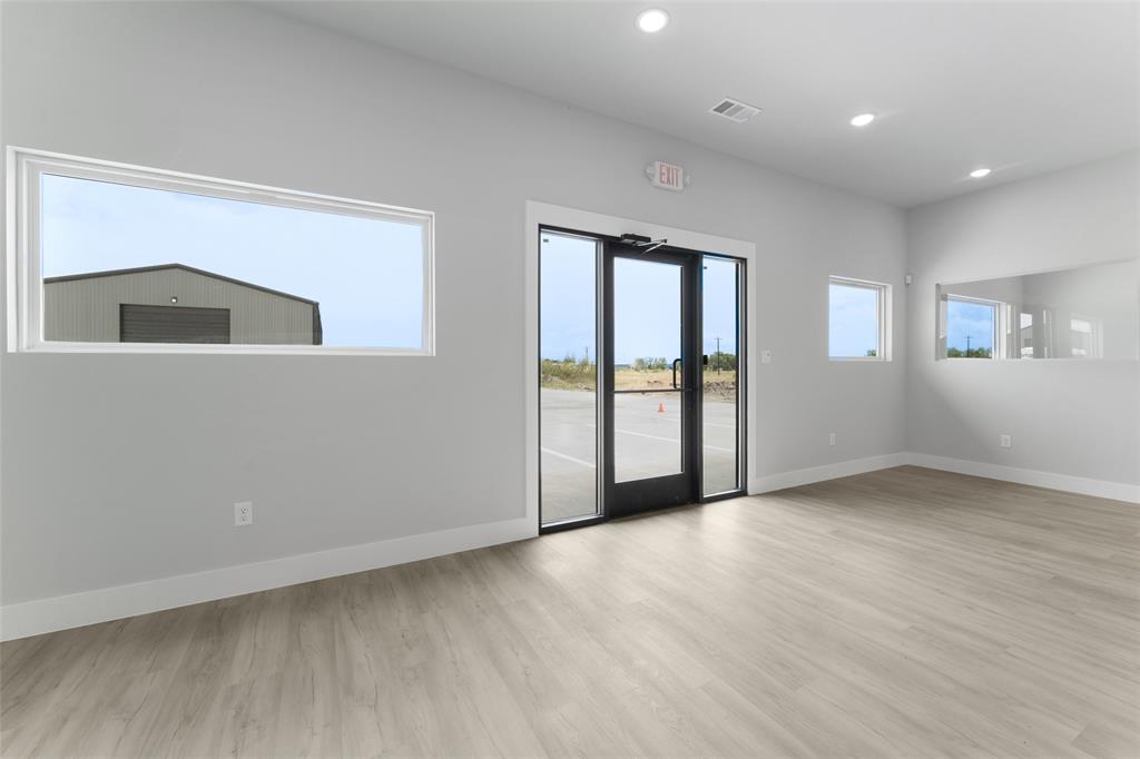 4833 W Interstate 30 Highway Property Photo 8