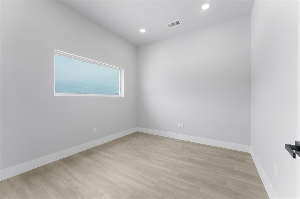 4833 W Interstate 30 Highway Property Photo 12
