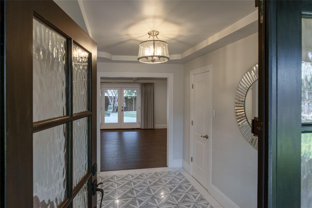 7363 Meadow Oaks Drive Property Photo 5