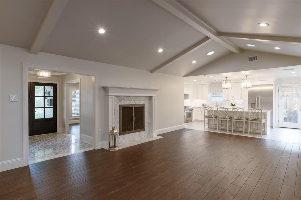 7363 Meadow Oaks Drive Property Photo 7