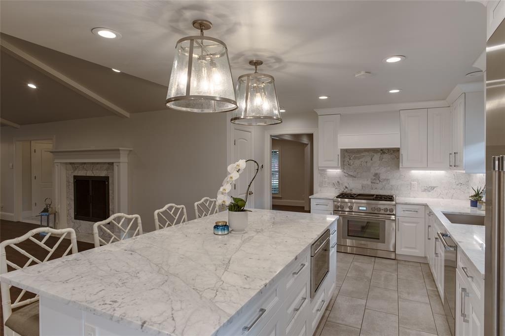 7363 Meadow Oaks Drive Property Photo 8