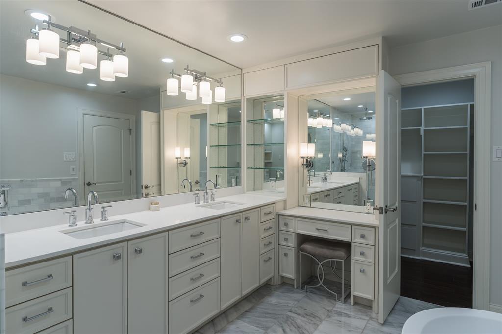 7363 Meadow Oaks Drive Property Photo 12