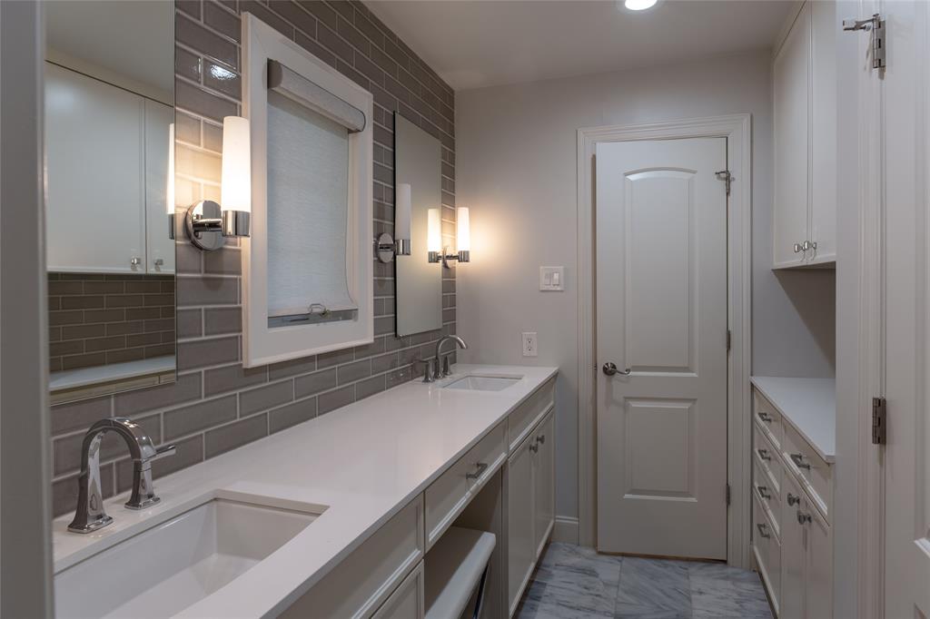 7363 Meadow Oaks Drive Property Photo 18