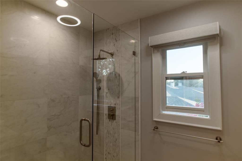 7363 Meadow Oaks Drive Property Photo 22