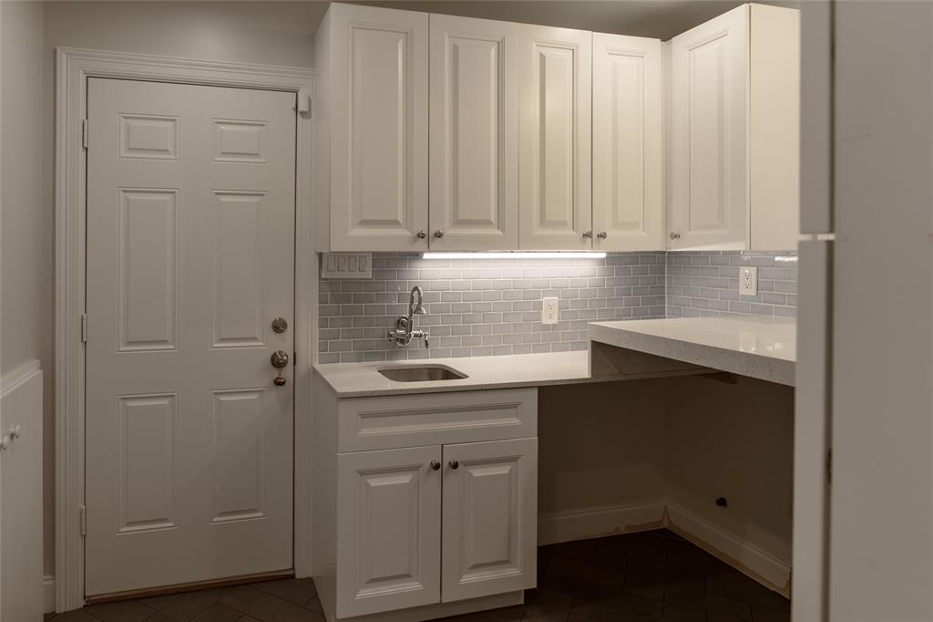 7363 Meadow Oaks Drive Property Photo 24