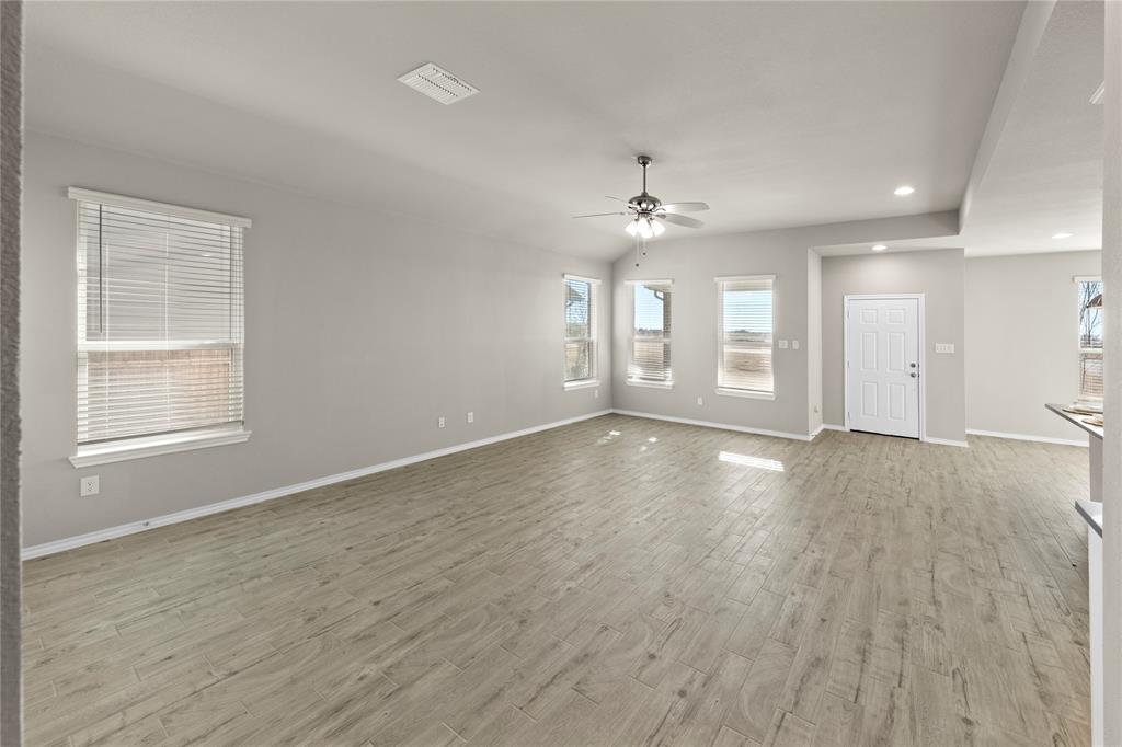 3658 Hometown Boulevard Property Photo 9