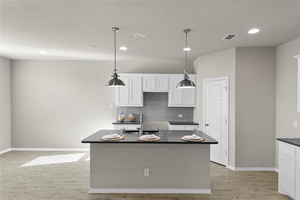 3658 Hometown Boulevard Property Photo 12