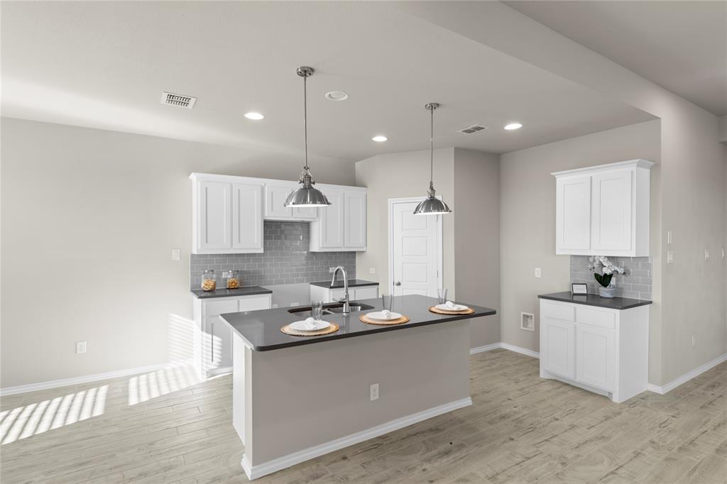 3658 Hometown Boulevard Property Photo 13