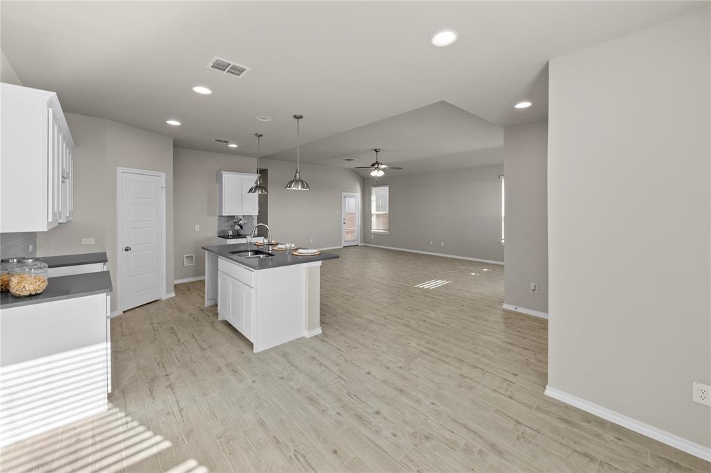 3658 Hometown Boulevard Property Photo 17