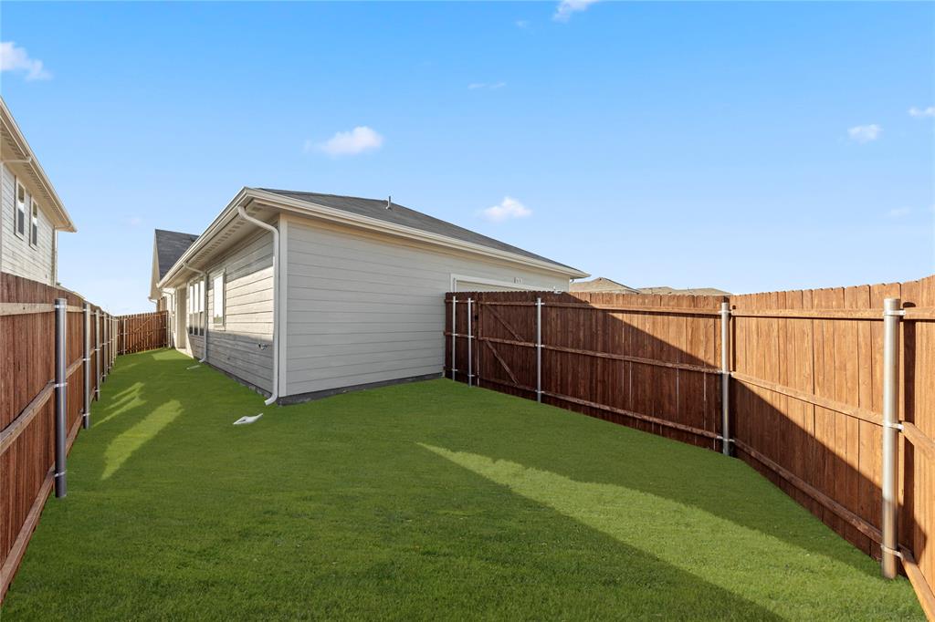 3658 Hometown Boulevard Property Photo 28