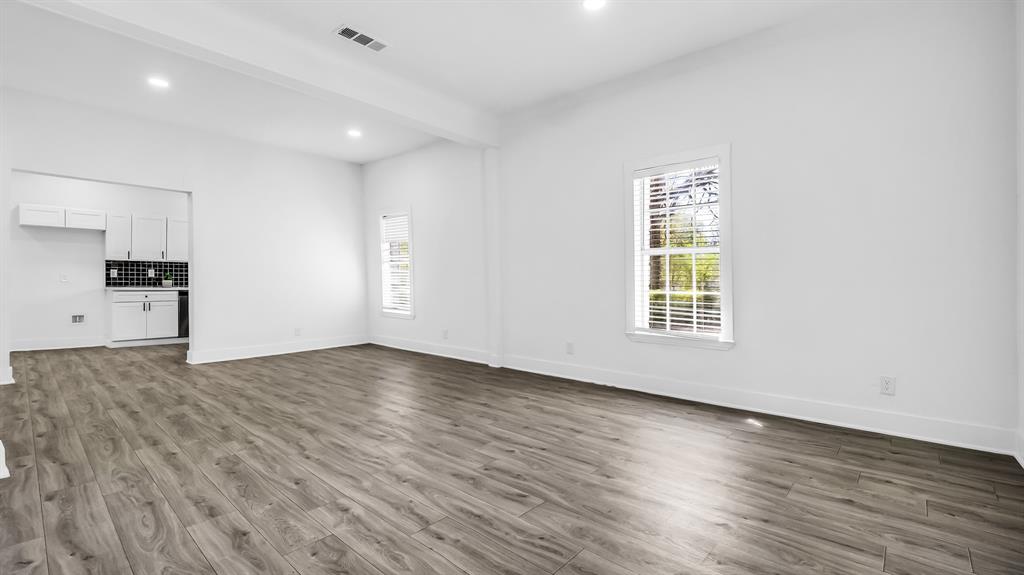 202 Woodard Street Property Photo 4