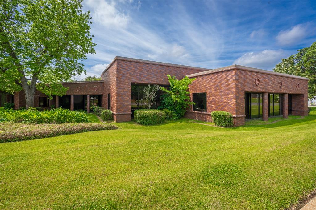 400 W Houston Property Photo 26