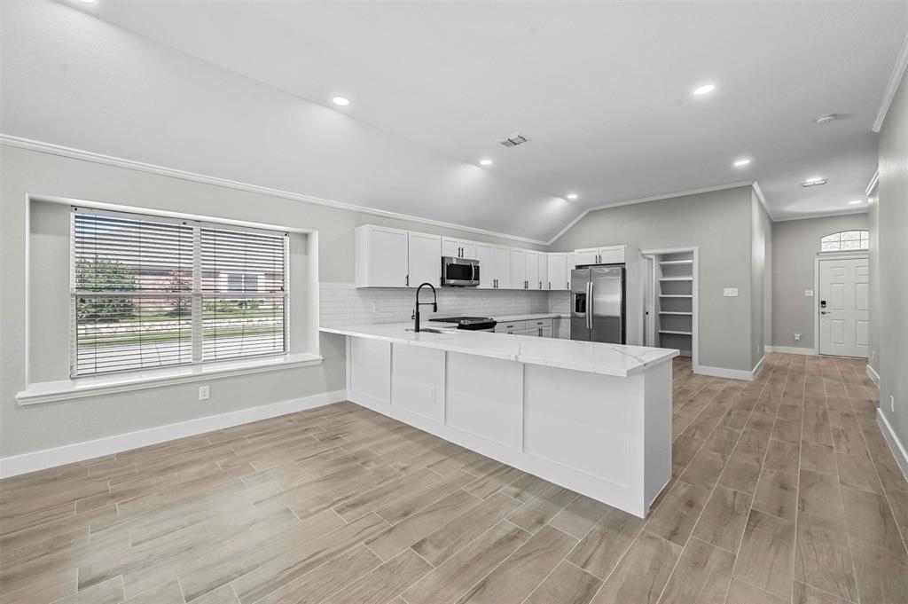 2667 Lake Ridge Drive Property Photo 6