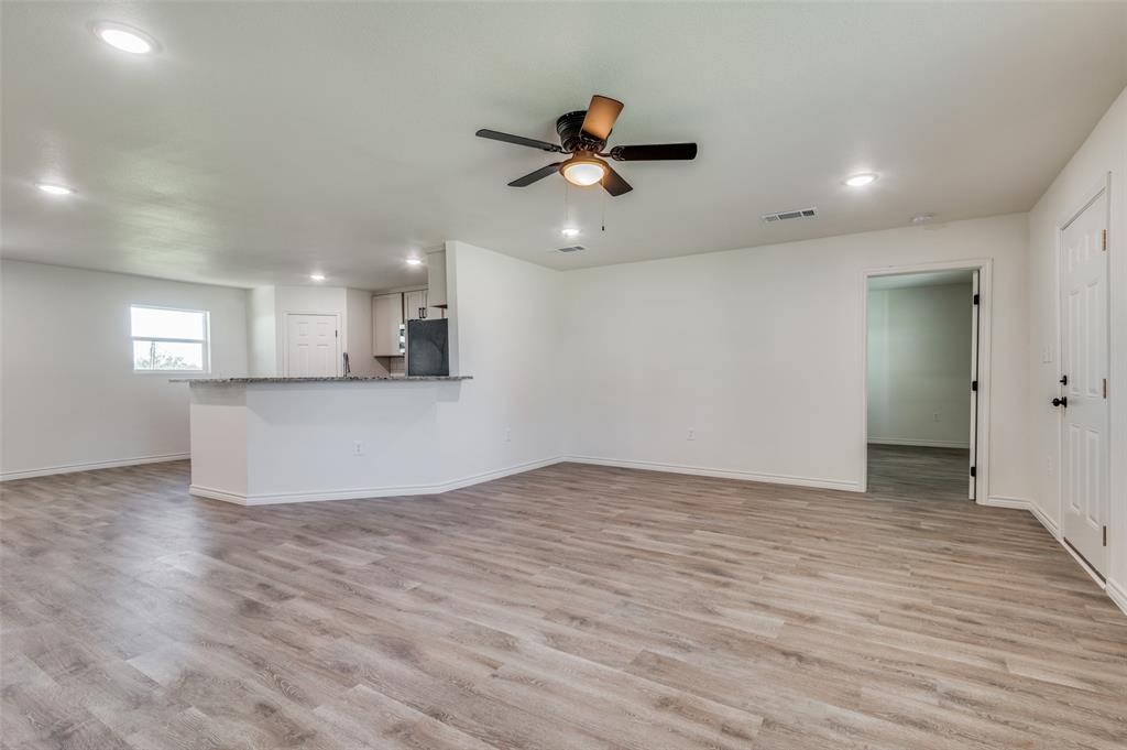 455 S Lennox Street Property Photo 5