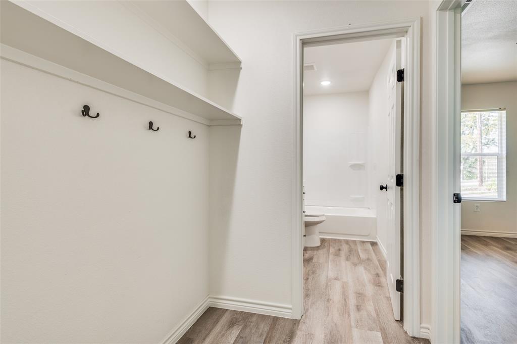 455 S Lennox Street Property Photo 14