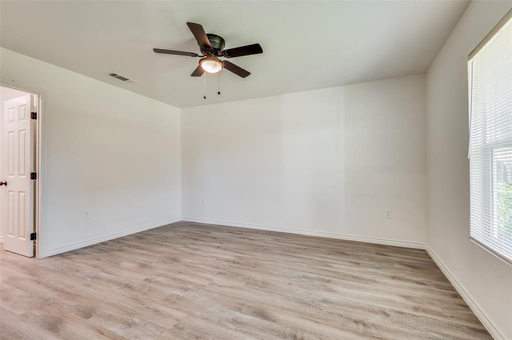 455 S Lennox Street Property Photo 18