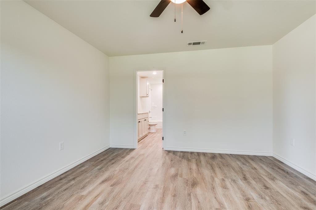 455 S Lennox Street Property Photo 20