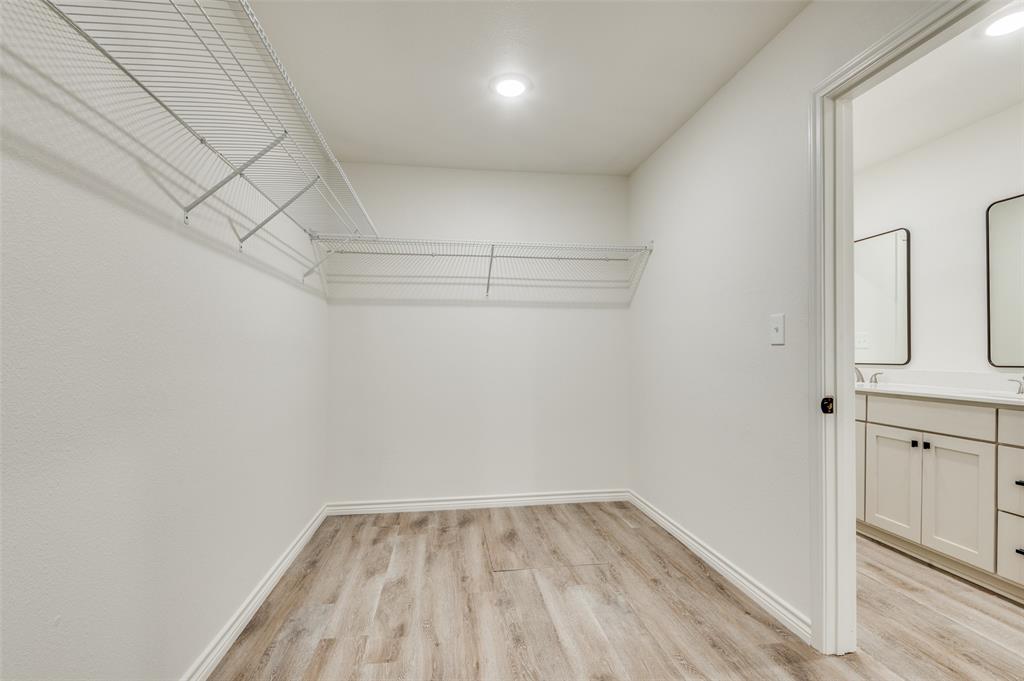 455 S Lennox Street Property Photo 22