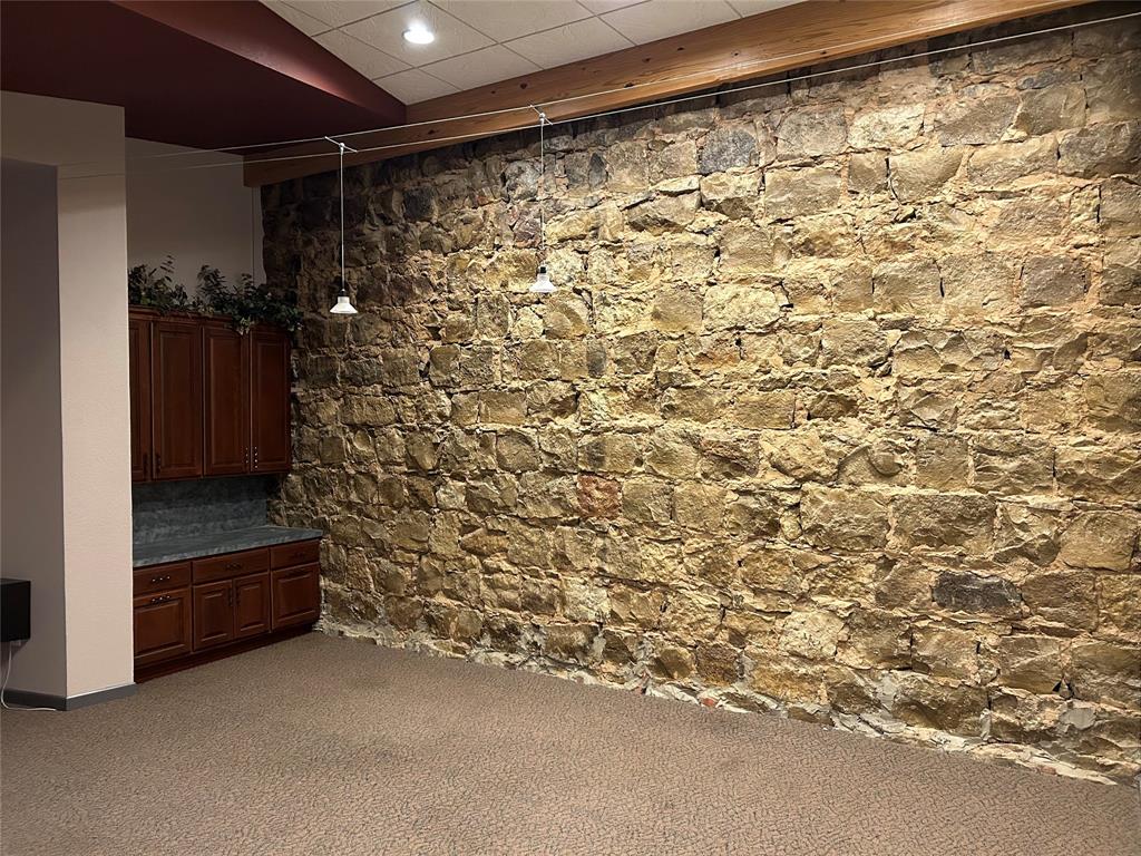 226 Pine Street Property Photo 3