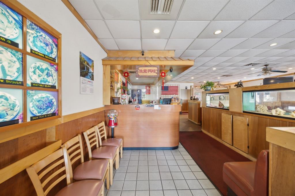 525 E Oates Property Photo 8