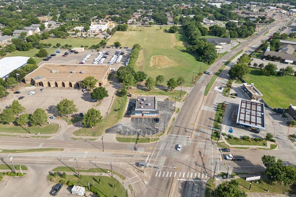 525 E Oates Property Photo 9