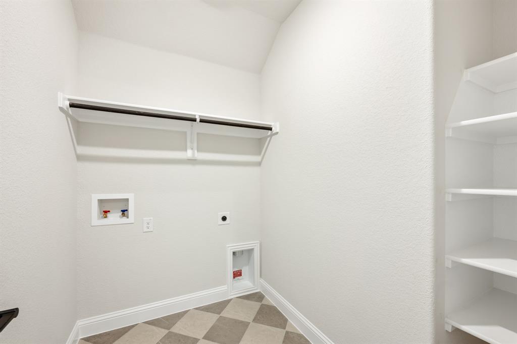 5301 Bardwell Drive Property Photo 14