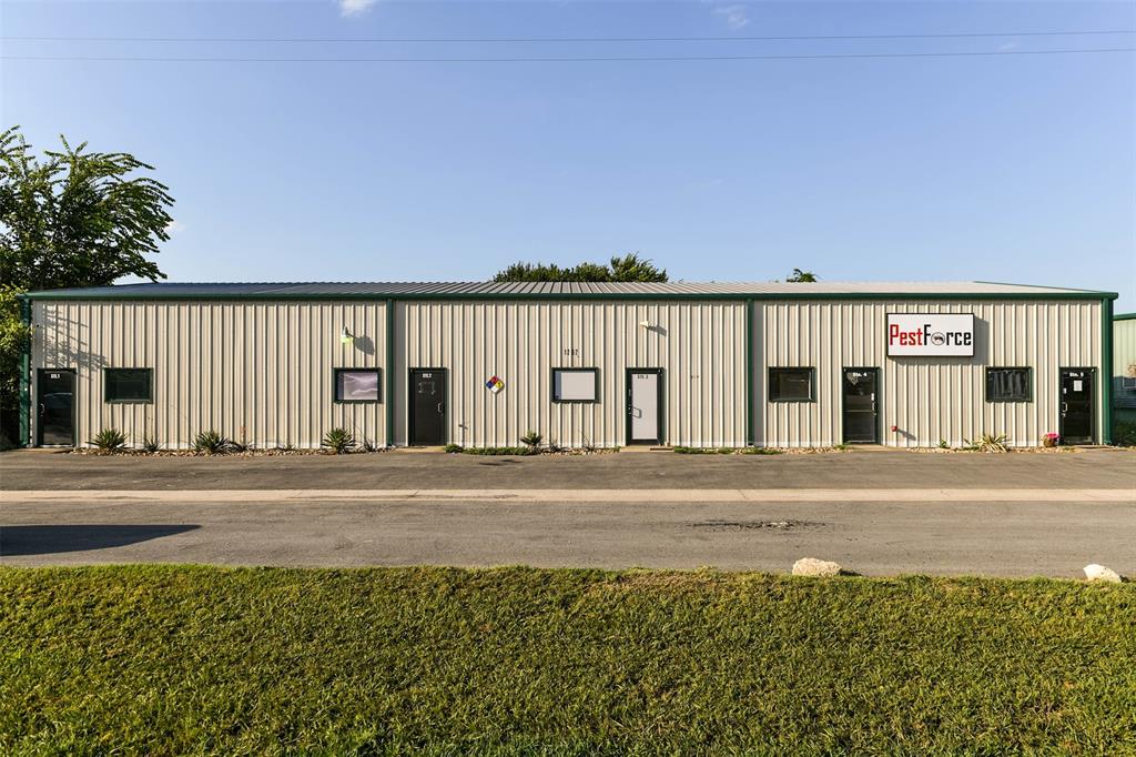 1262 Eastgate Property Photo 3