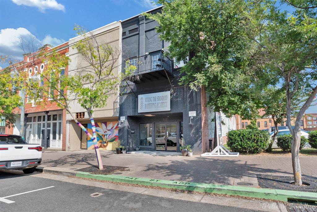 711 Texas Street Property Photo 1