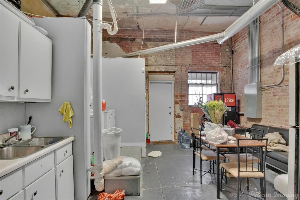 711 Texas Street Property Photo 8