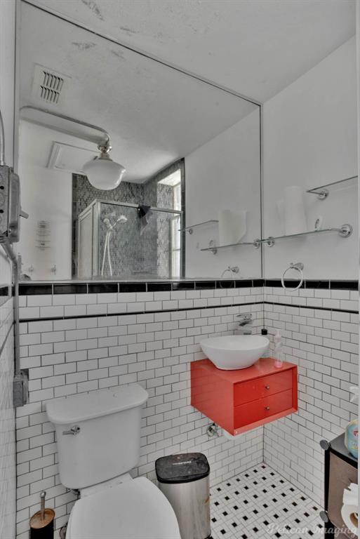 711 Texas Street Property Photo 12